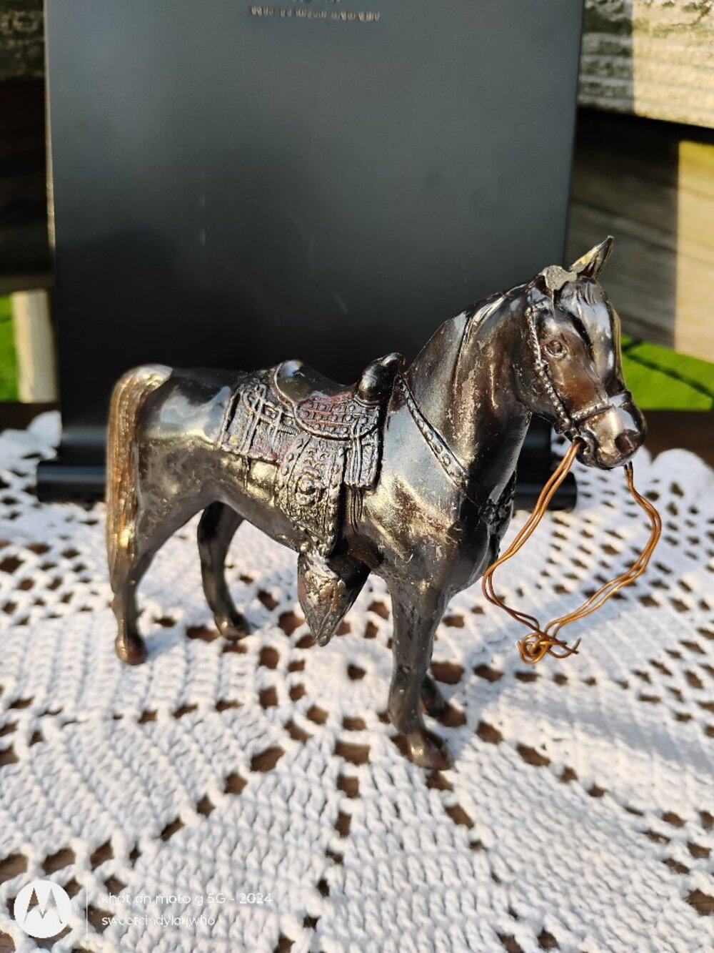 metal horse figurine  copper colored with detailed western saddle vintage 50-60s